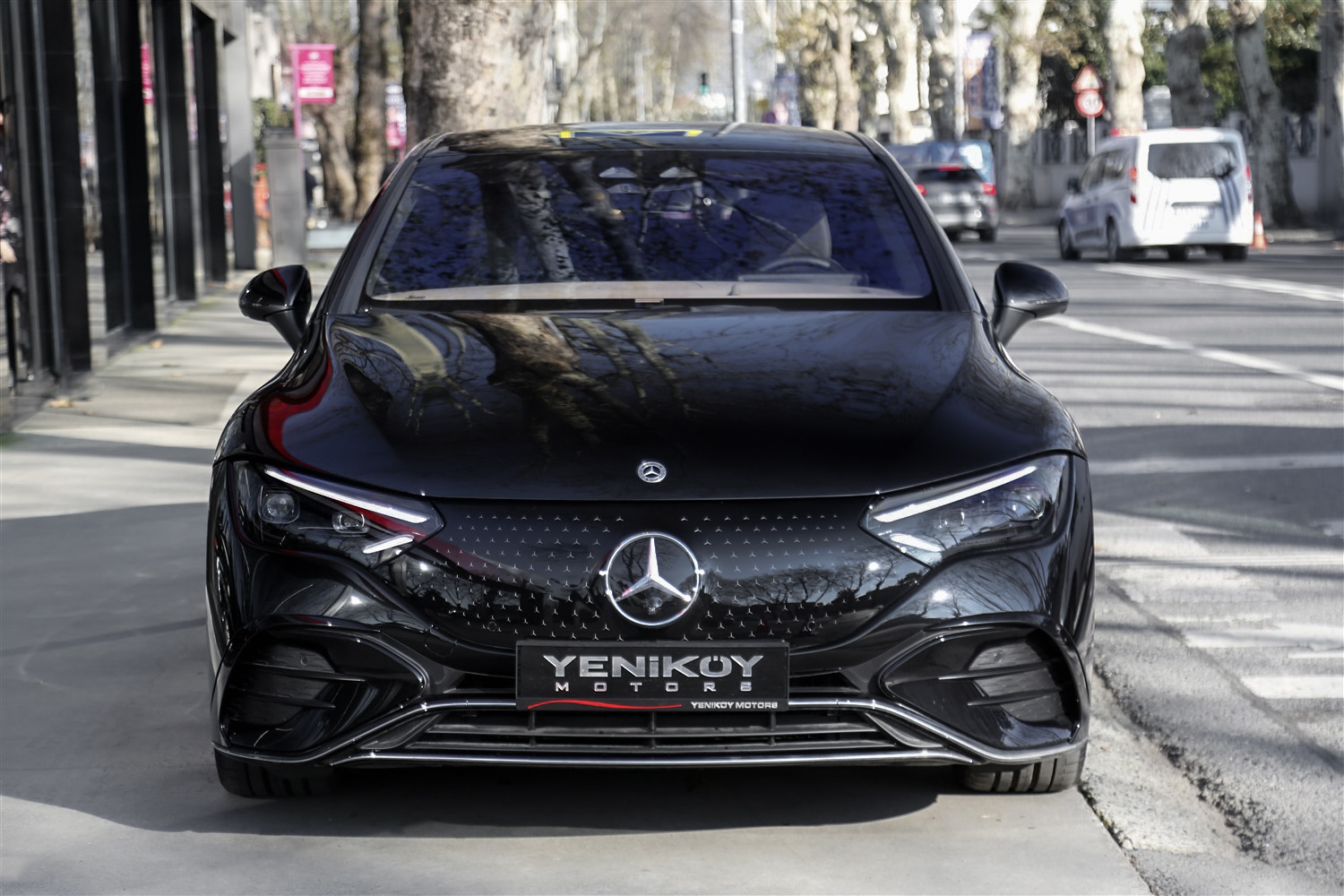 MERCEDES EQE350+ AMG