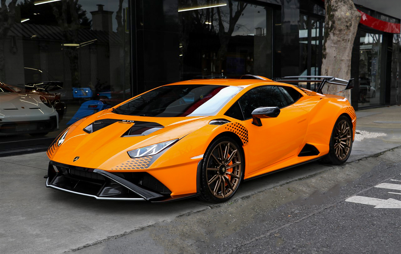 LAMBORGHINI HURACAN STO 60TH ANNIVERSARY