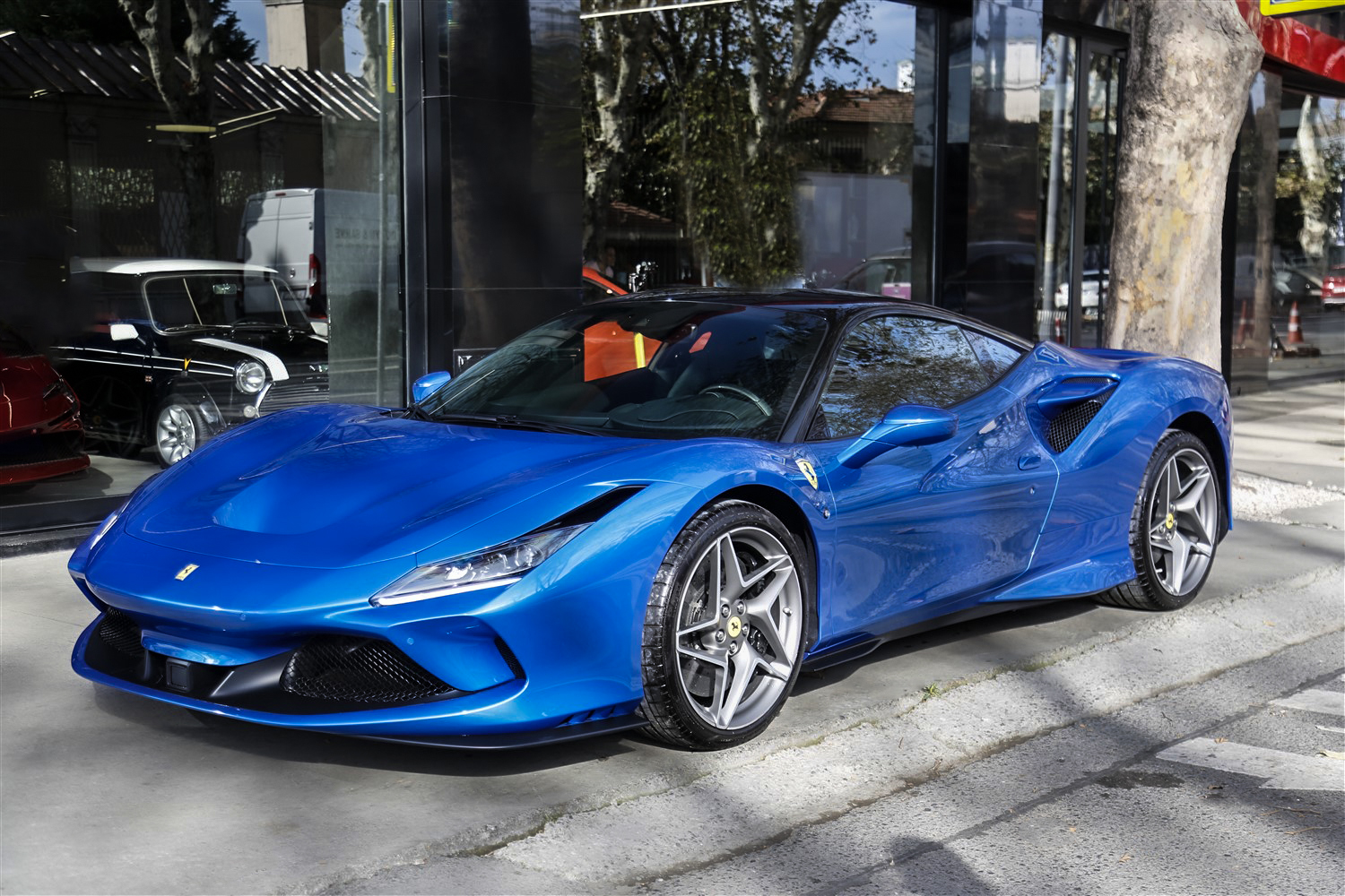 FERRARI F8 TRIBUTO
