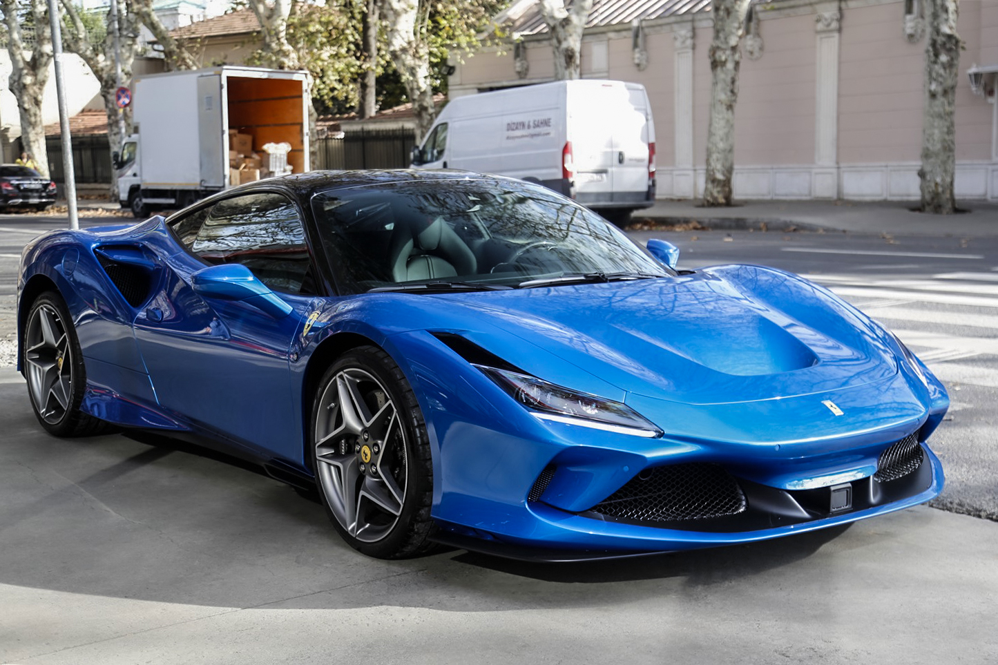 FERRARI F8 TRIBUTO