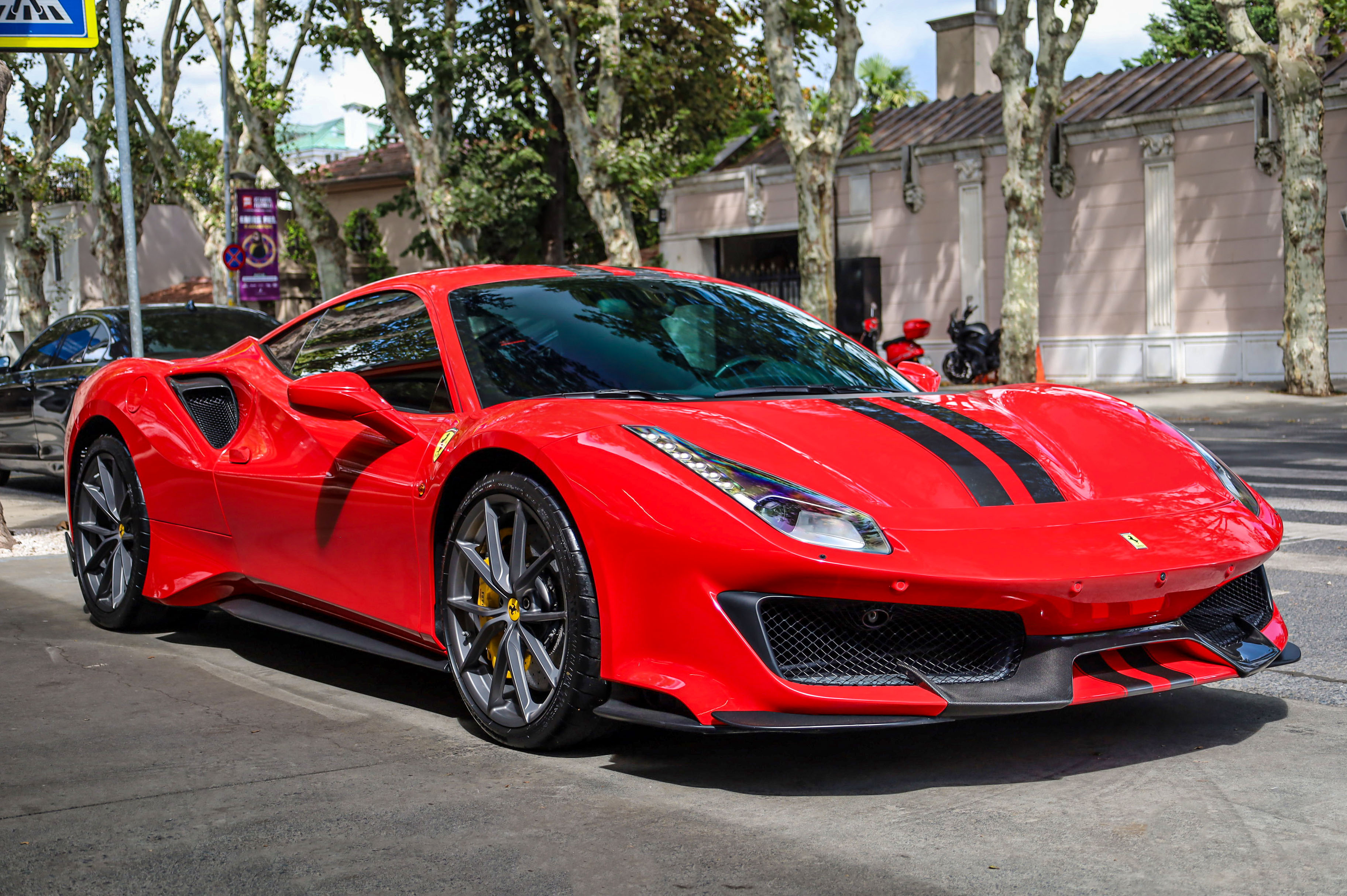 FERRARI 488 PISTA  3.9 V8 TWIN-TURBO  720HP  CARBON PACKAGE