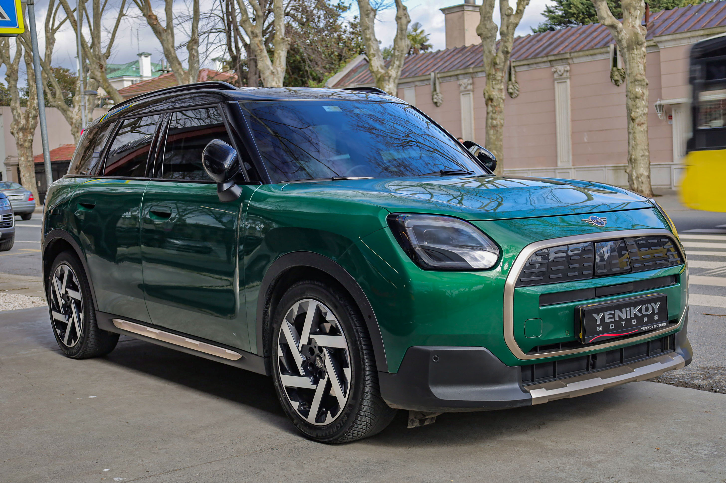 MINI COUNTRYMAN E FAVOURED